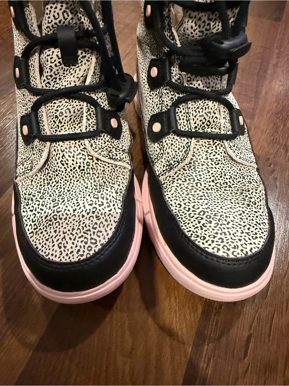 Sorel Whitney Lace-Up Snow Boots in Black and Pink and Leopard (kids size 5)